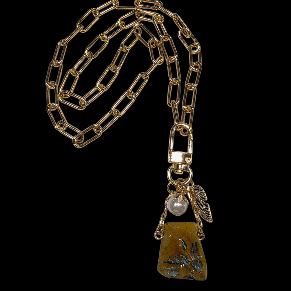 Dragon's Vein Agate Pendant Necklace with Pearl And Wing Charms / - Picture 4 of 7